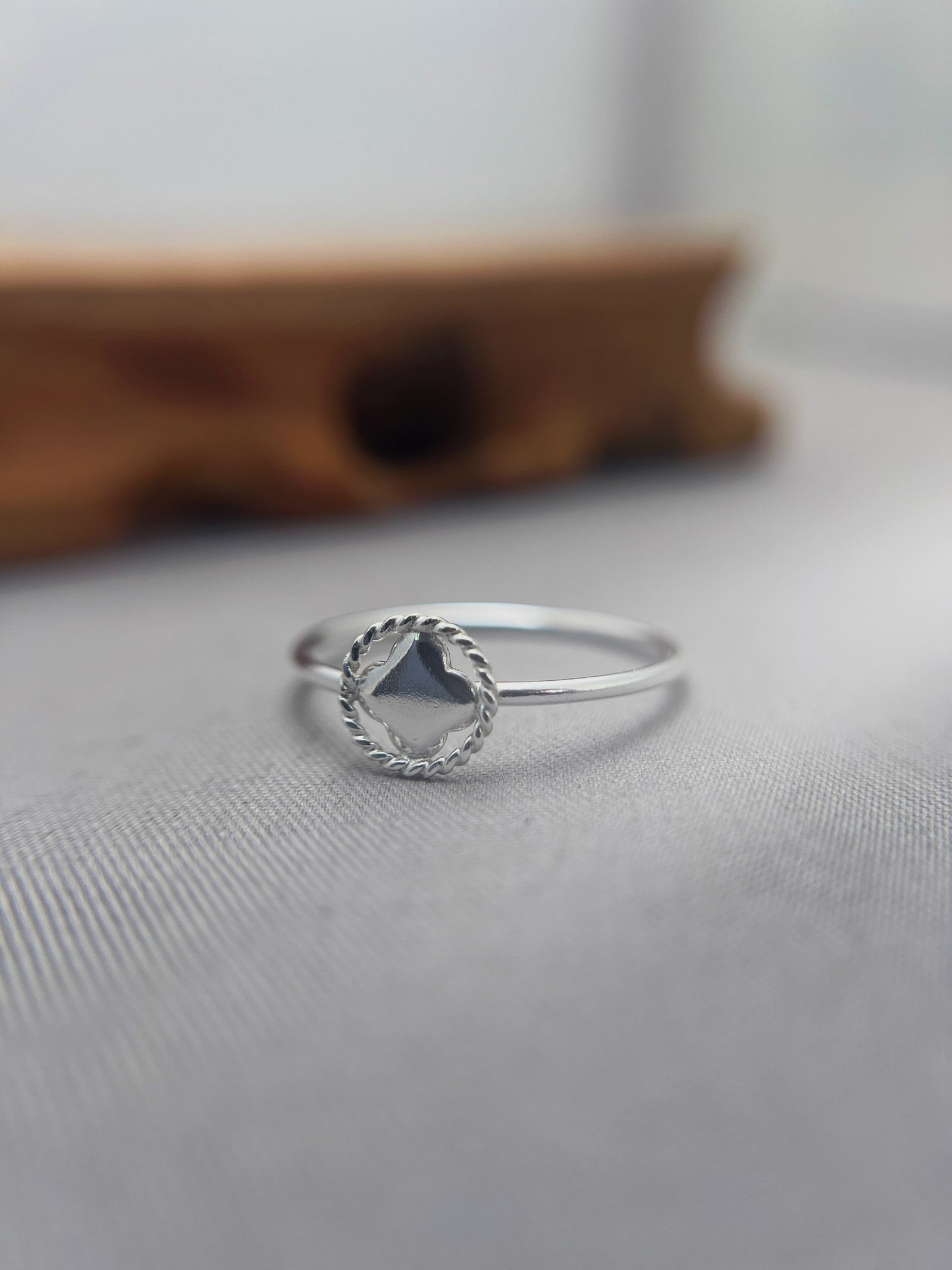 Beuni Clover Silver Ring - Image 2